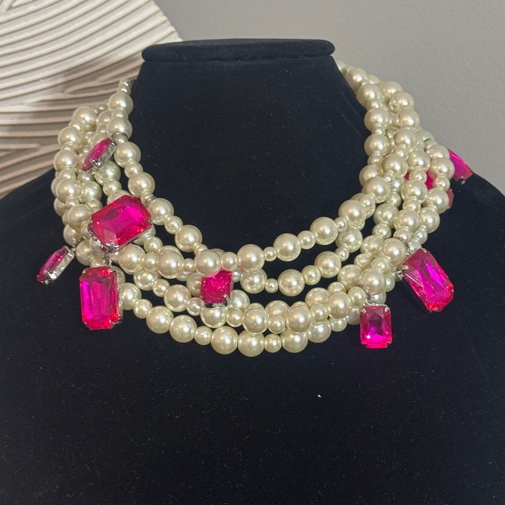 5 Strand Pearl Crystal Necklace: Fuchsia